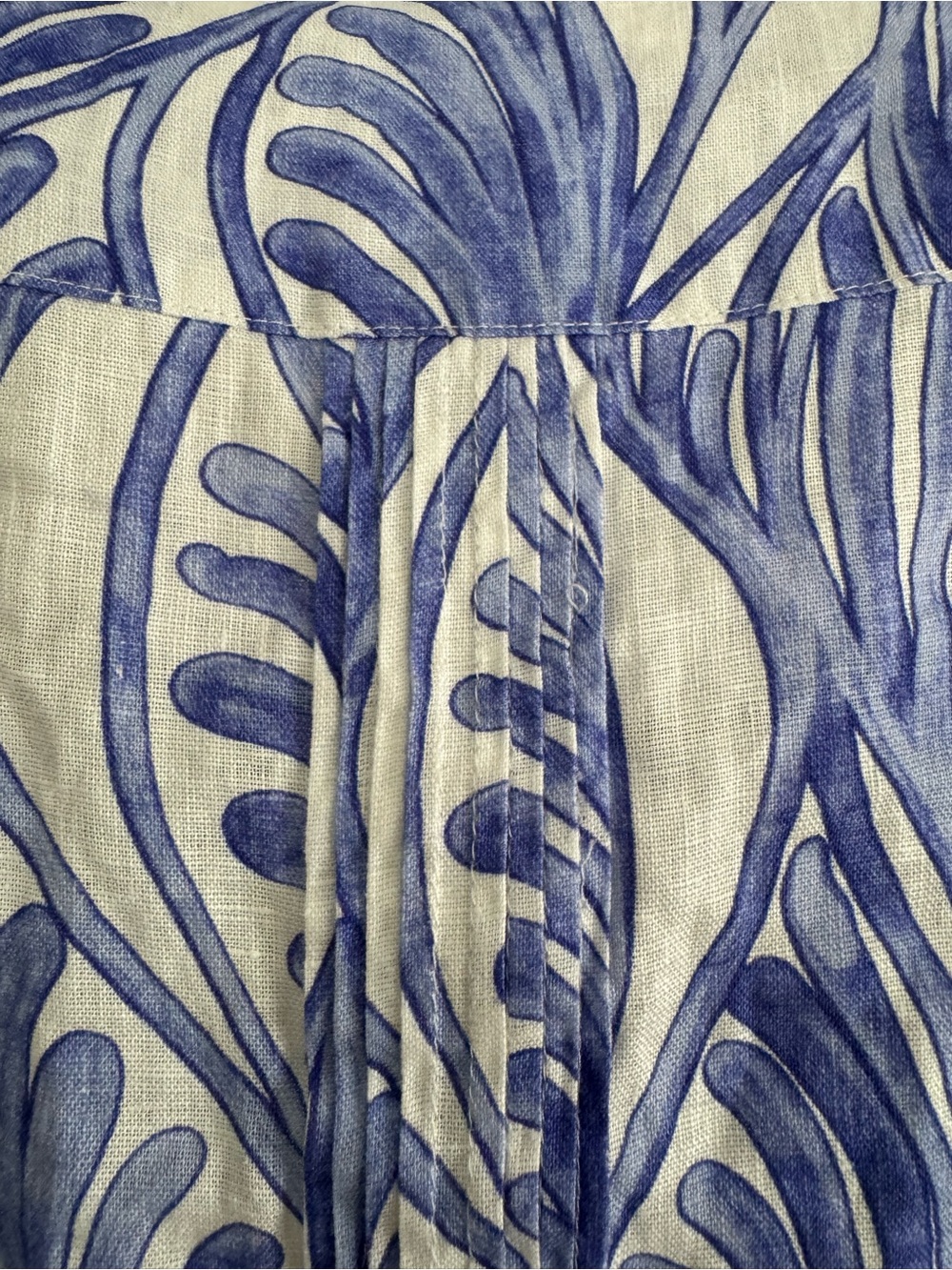 Magaschoni Blue and Cream Botanical-Leaf Button Front Blouse NWOT